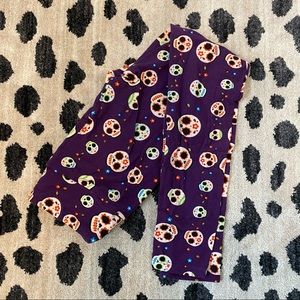 3/$15 | Purple Sugar Skulls Lularoe Leggings
